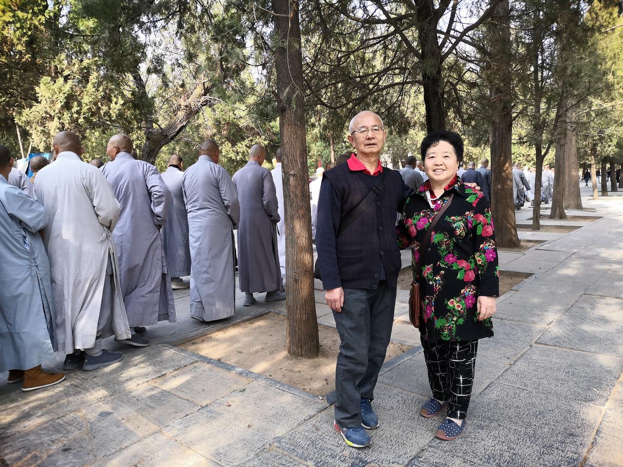 刘晓庆与古柯谈恋爱不违法
刘晓庆不给古柯劳务费违法

无论刘晓庆在法庭内外承认还