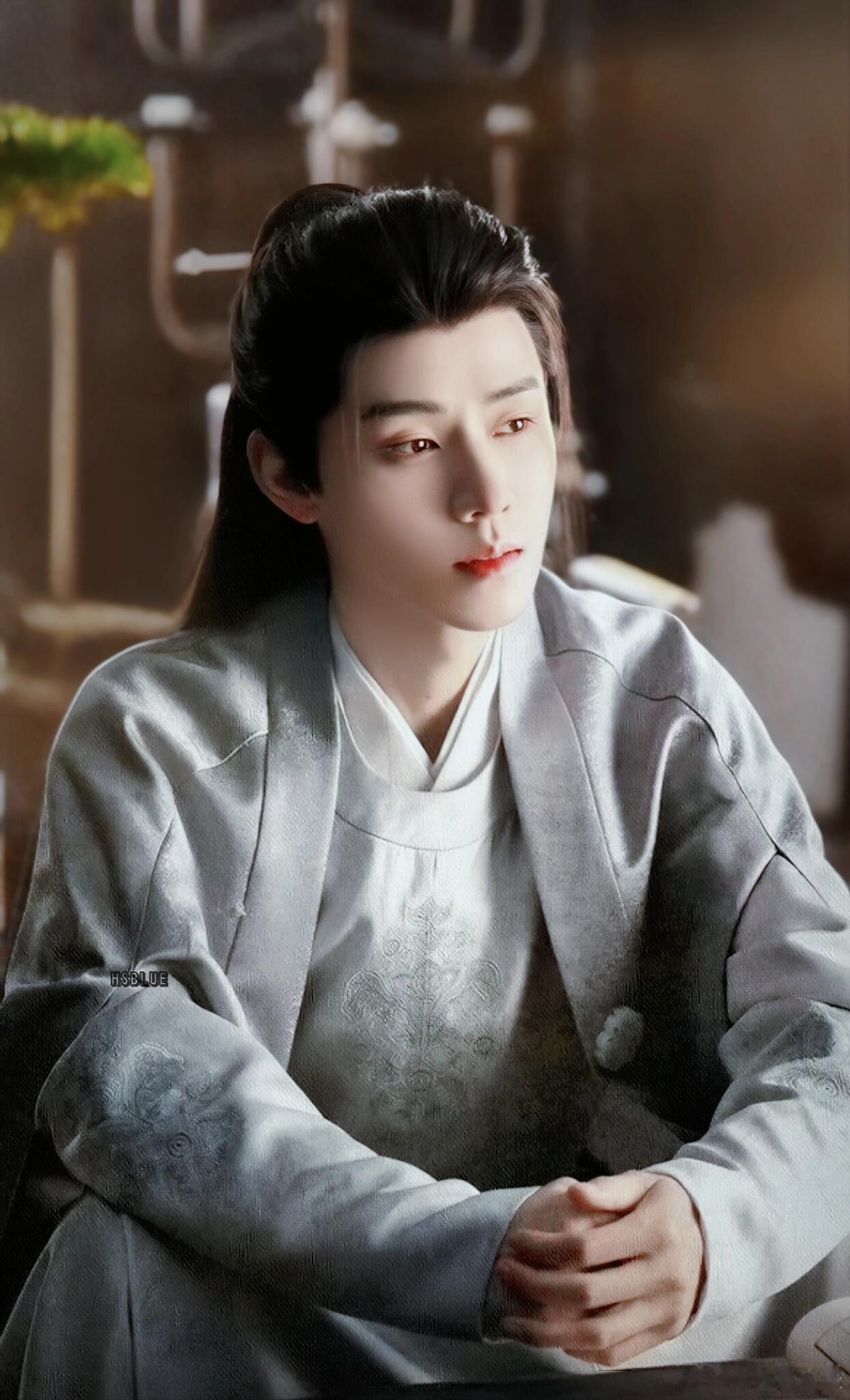 没人比任豪更懂李怀安 李怀安的魅力被任豪放大了，那种胸怀天下的气度让人真正的感受