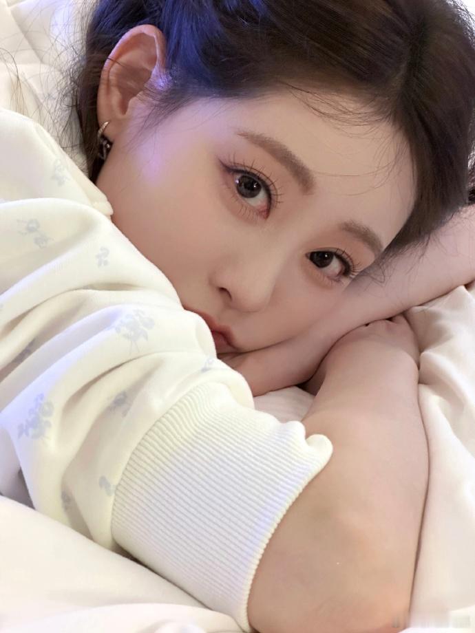 祝绪丹满脑子都是闯天家了 、祝绪丹手机里有两个小祝被祝绪丹的可爱击中！自拍连发，