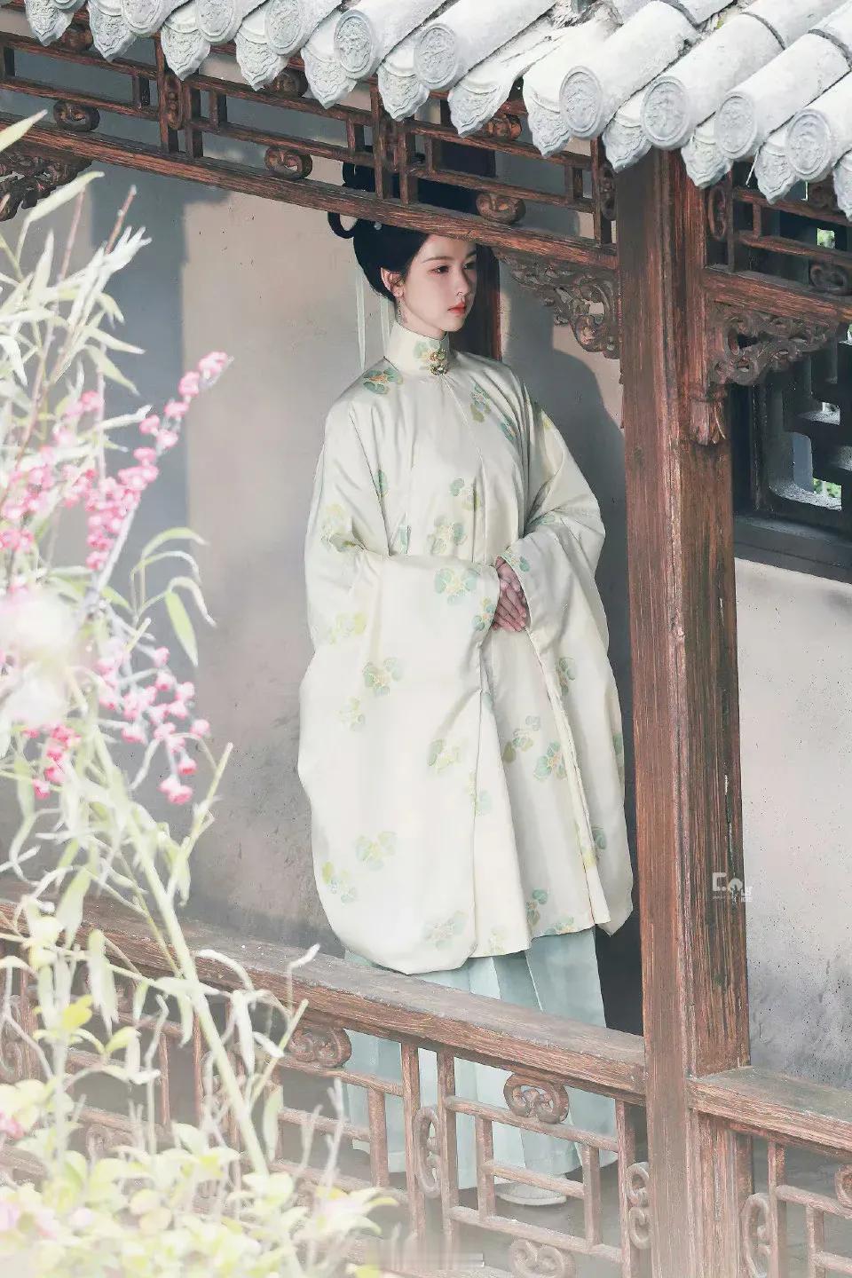 《贵女》真的看起来很贵，嘟嘟衣服也太美了吧[送花花] ​​​