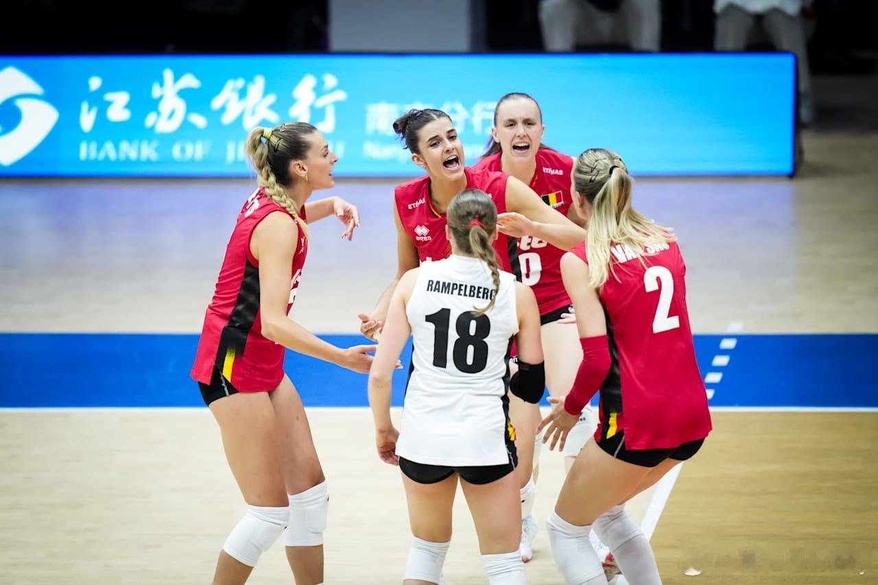 【女排世联赛】中国南京站，捷克女排3-0（25-20 25-22 25-15）横