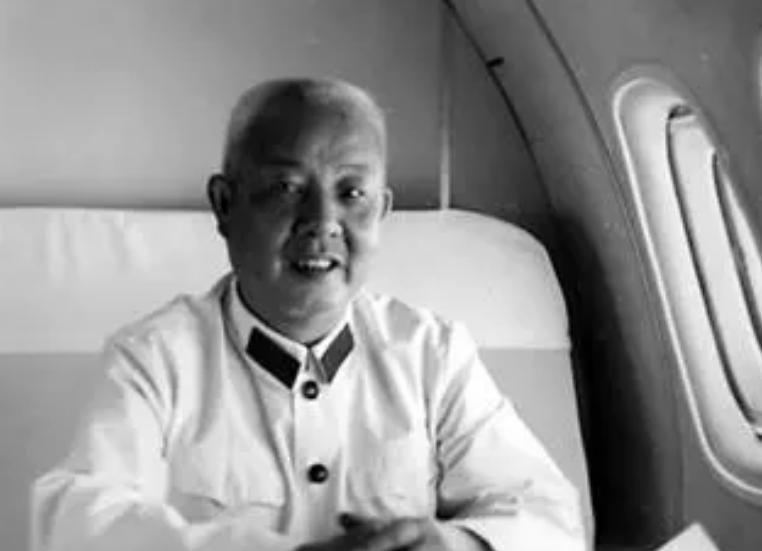 1959年上将苏振华选择离婚，毛主席语重心长：捆绑不能成夫妻，天涯芳草处处有
1