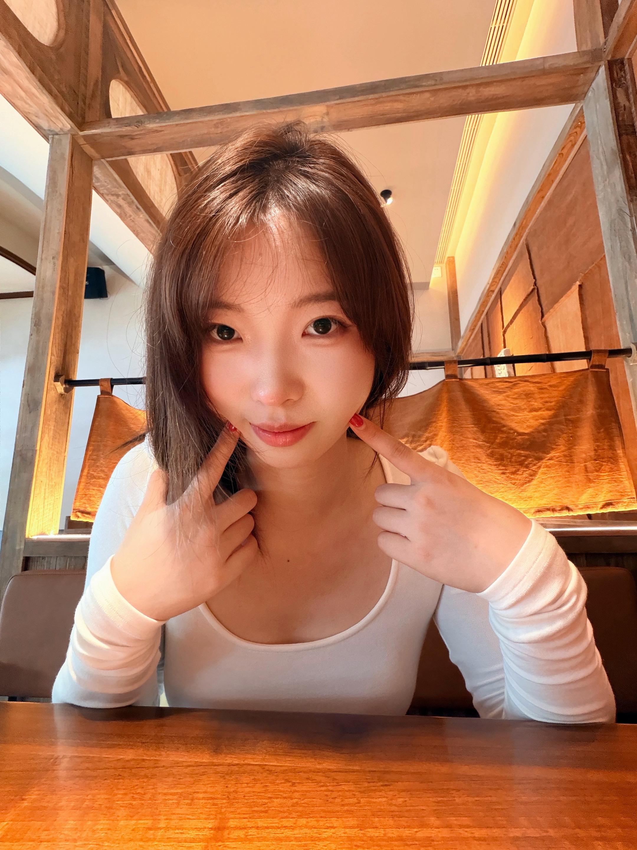 可不可以你把我宠坏～坏到我谁都不爱～～