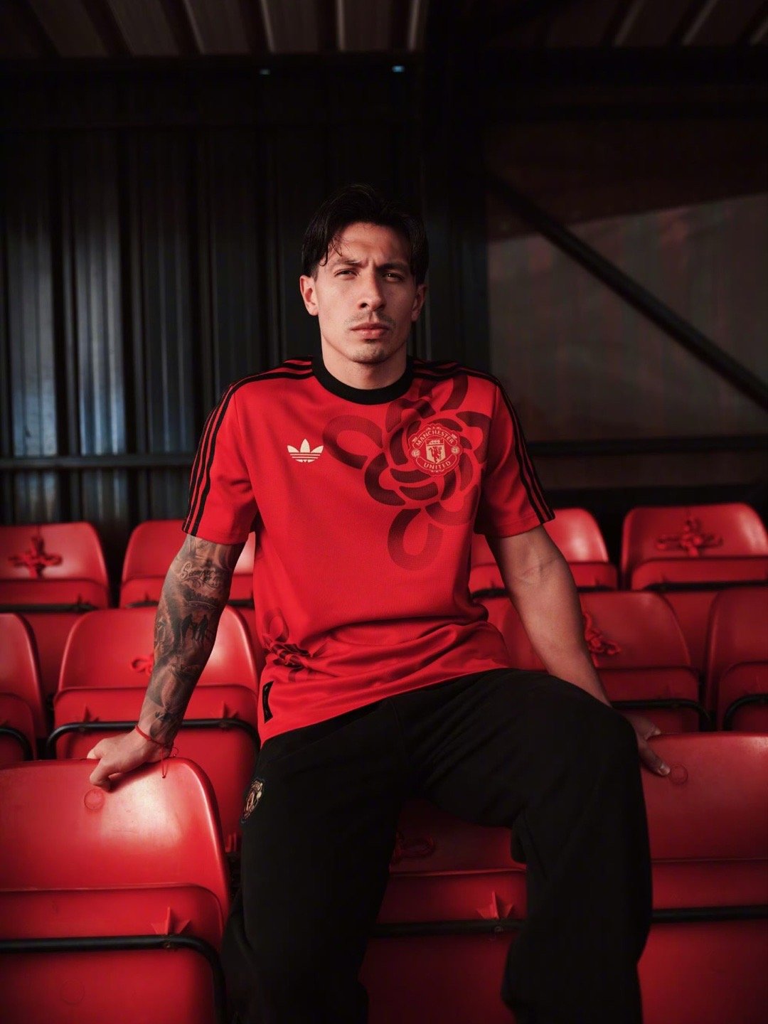 哇利马展示中国结系列曼联球衣🔴😍利桑德罗马丁内斯曼联关注阿根廷球员