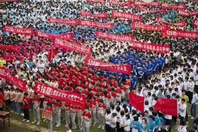 1291万！这个数字就是今年的高考人数。2023年全国高考报名人数为1291万,
