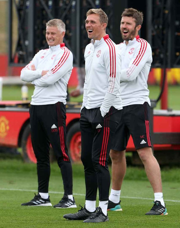 卫报JJ除了索尔斯克亚，卡里克也在考虑范围之内。据悉卡里克本人对于这个职位持开放