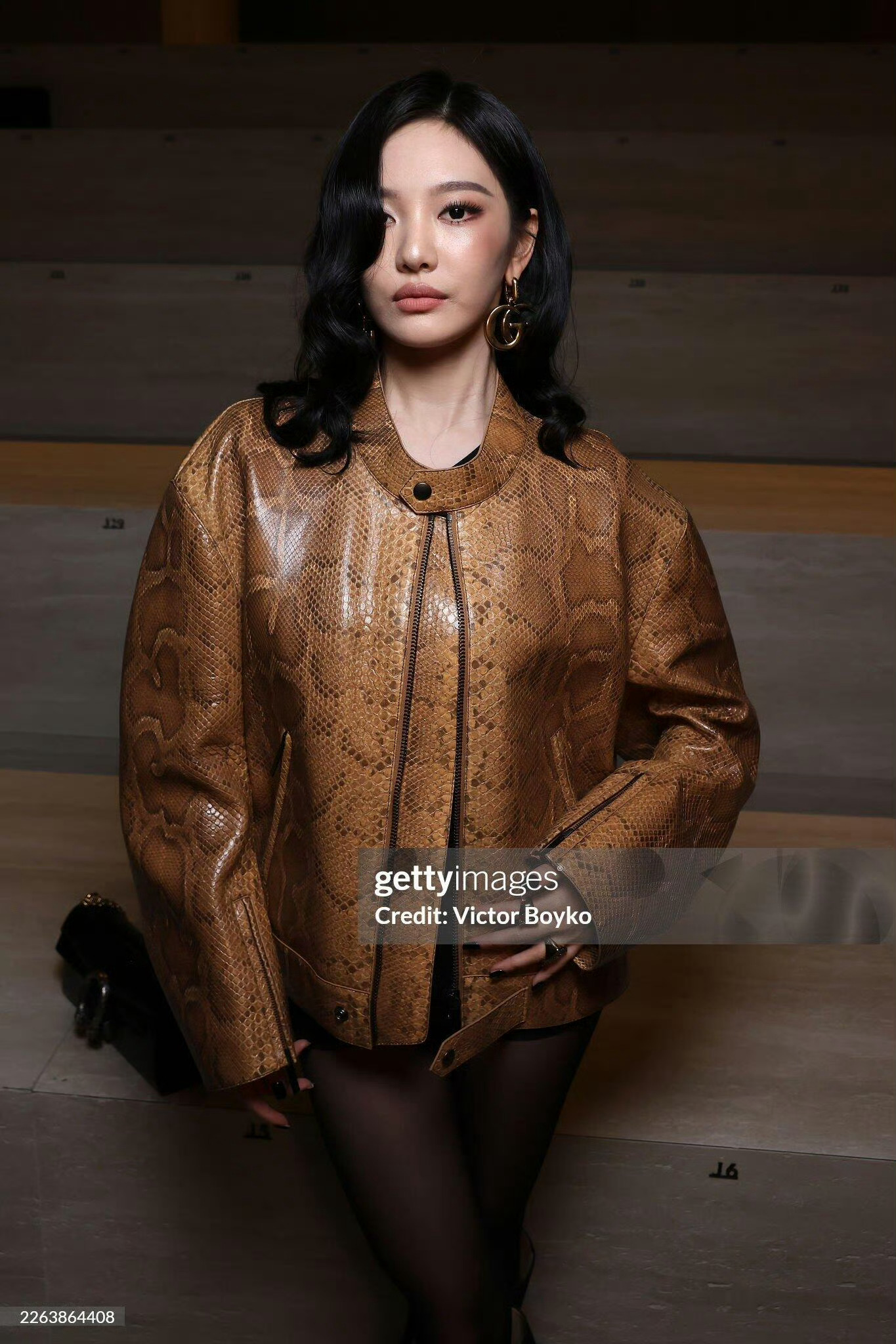 宁艺卓和ANNA参加时装秀 G社生图🆚 