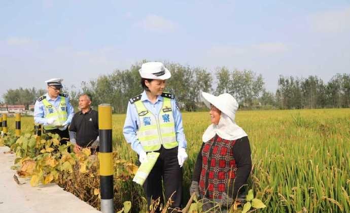 金秋十月，农忙正酣。10月10日，淮安市公安局淮阴分局交警大队全面启动“护航秋收
