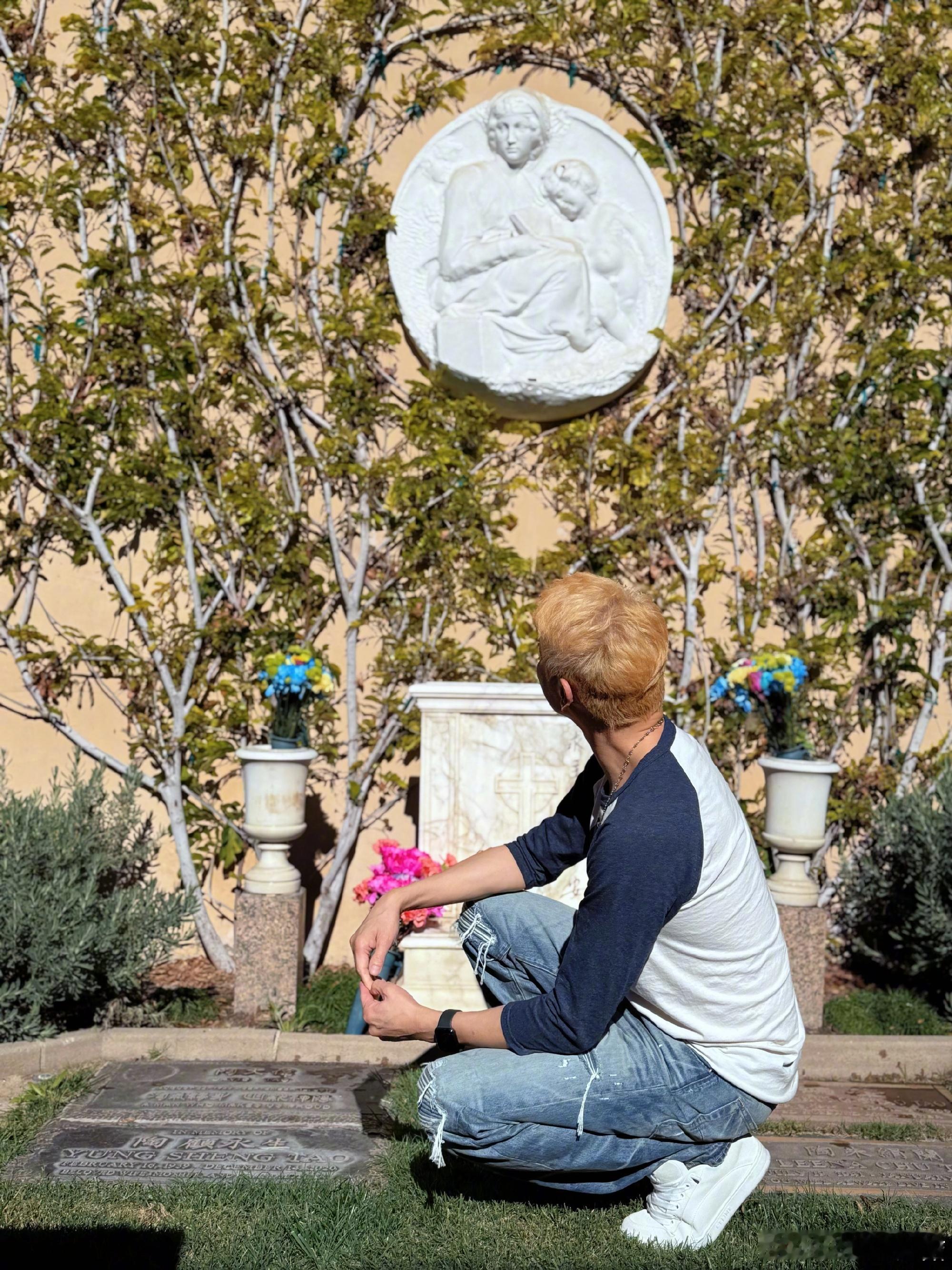 陶喆巡演完祭奠父亲 陶喆结束巡演去祭奠爸爸，vlog里他诉说着思念。那句化作蝴蝶