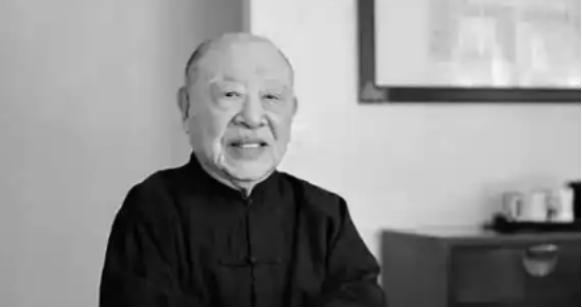 美国传来噩耗！2025年8月3日，影响中美的大佬去世了，中文世界一片哀默！
 