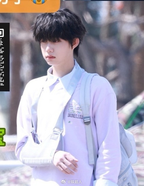 陈奕恒手受伤路透陈奕恒拍戏受伤路透 是受伤的清源学长🥺🥺 