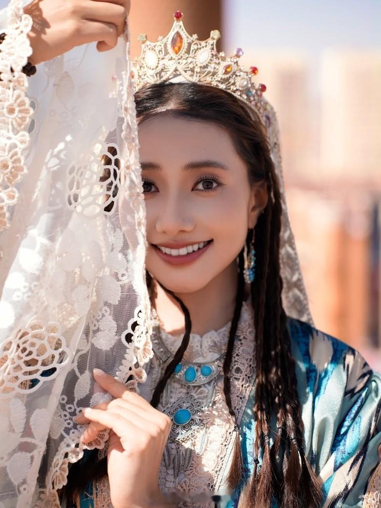 刘温馨自从恢复单身之后，忙着工作、忙着生活，每天过得很充实。最近她又到了新疆的乌