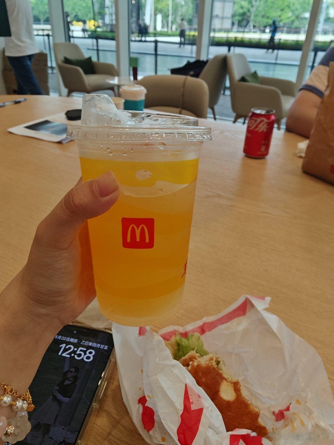 今天是牛屋妹配麦麦记肯德基对不起 我没有参与您疯狂星期四这个大项目 ​​​