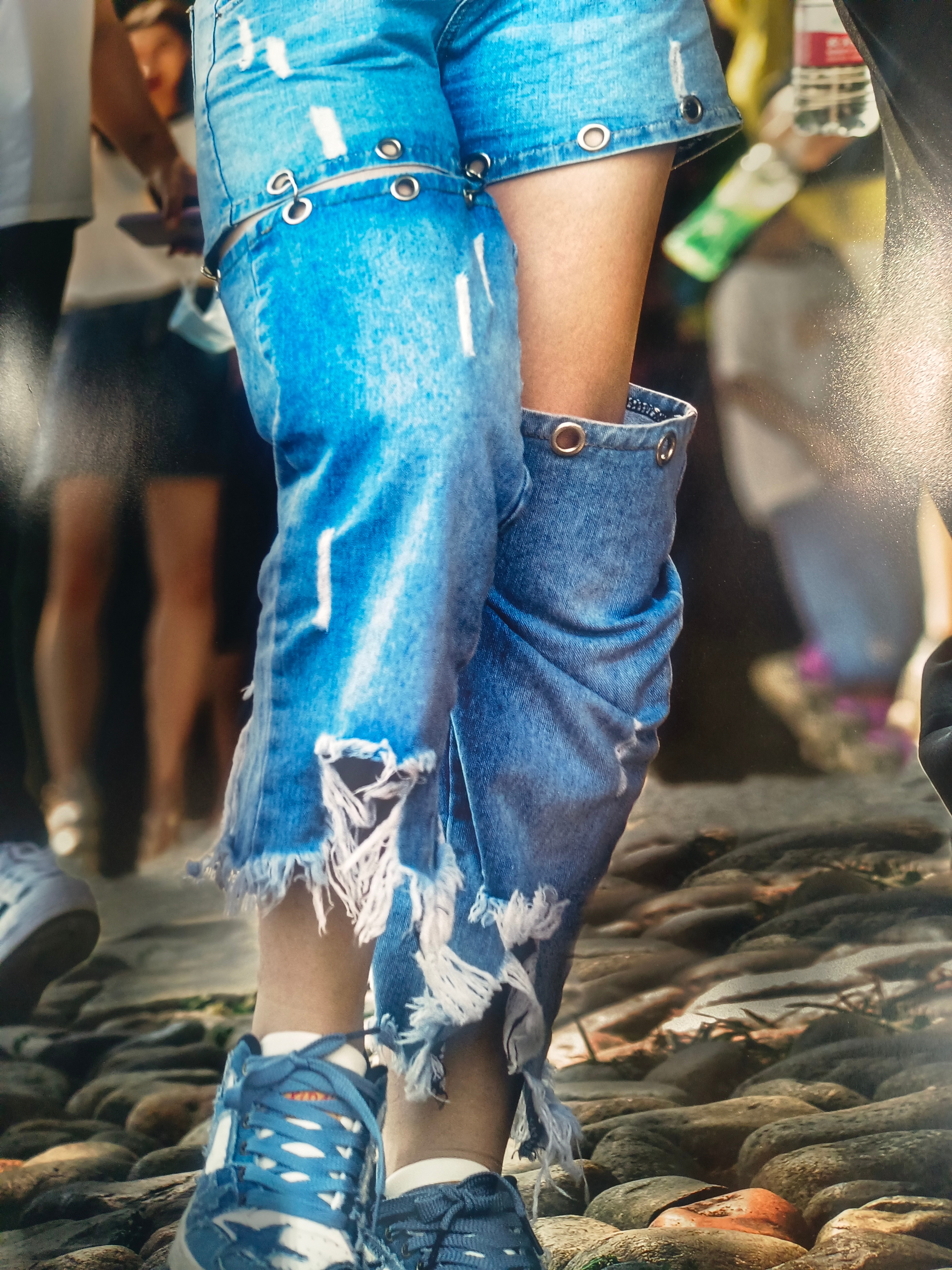 自己辛苦挣来的，一般人会比较珍惜。不是自己辛苦赚的，人容易一掷千金，这就是为什么