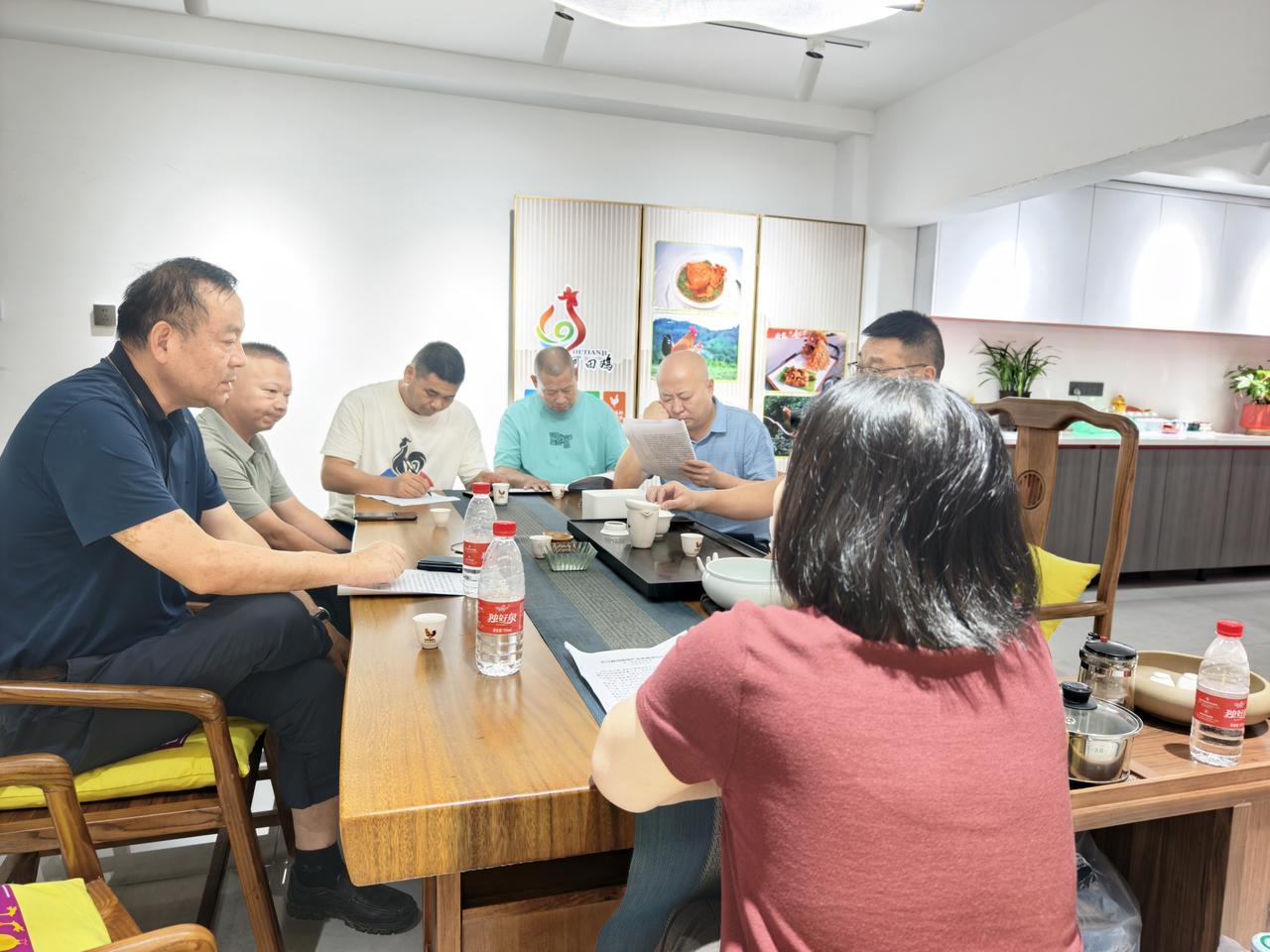 农业的下一个“新风口”是产业升级与跨界融合。
传统农业单纯追求产量，只做种养与产