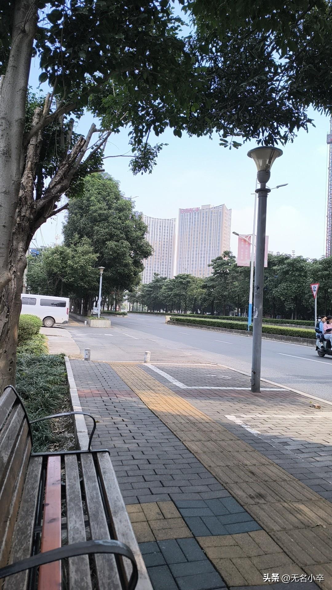 突然就想一个人去旅游，没有为什么，就是很想就想出去走一走，看一看，你们有没有过这