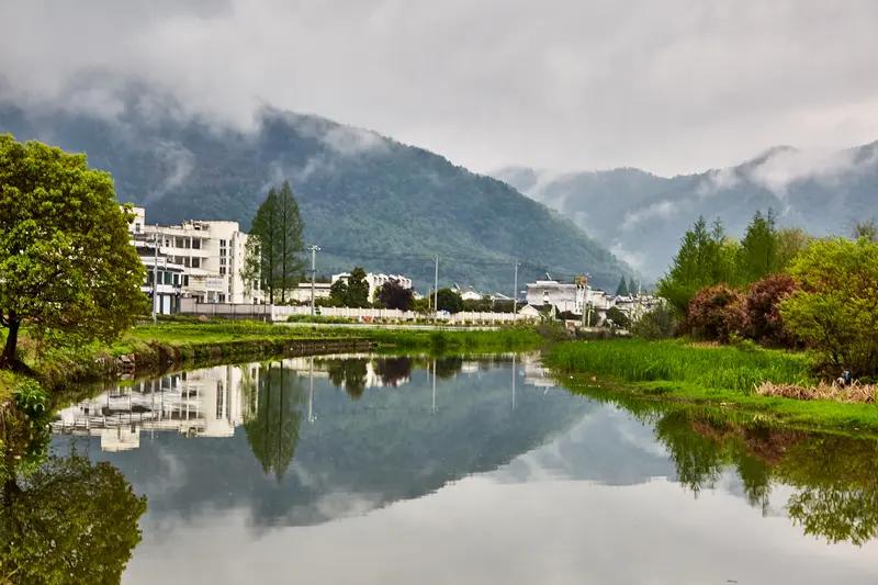 要说安徽省内城市空气哪里最佳，宣城和黄山着实是上佳之选。从2026年3月12日发