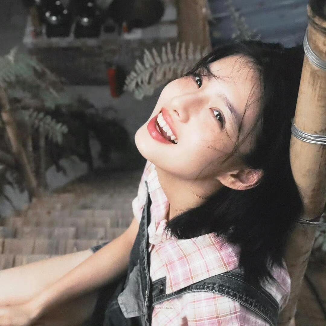 𝙒𝙚𝘾𝙝𝙖𝙩丨慵懒感女生头像 