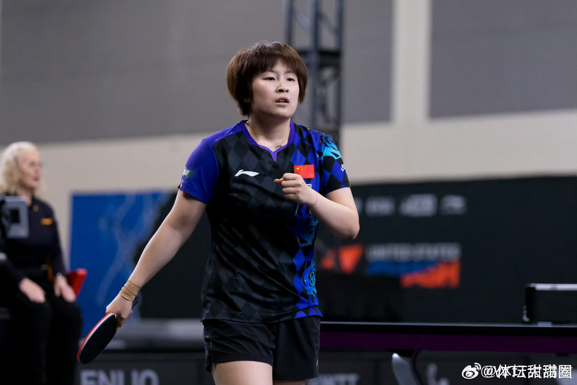 覃予萱3比1杜凯琹WTT美国大满贯女单1/16决赛，覃予萱3-1(12-10、1