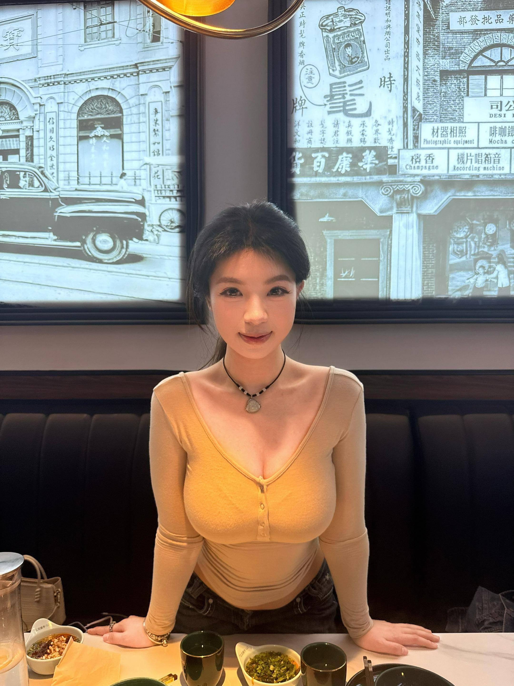 你嫣然的一笑 如含苞待放