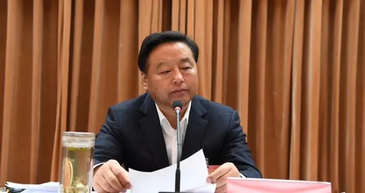 中共中央批准，开除丁业现党籍