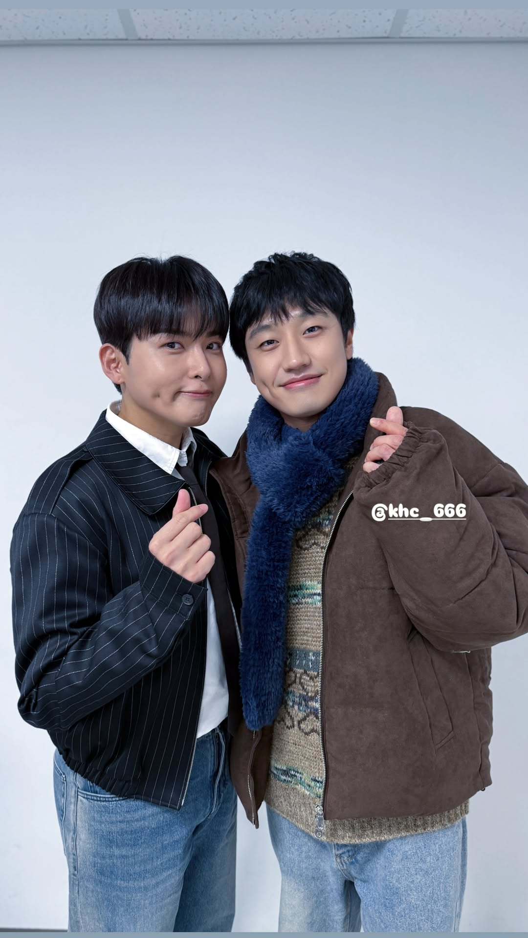 “CB百蓝_。251230金厉旭 ins story更新两则： 