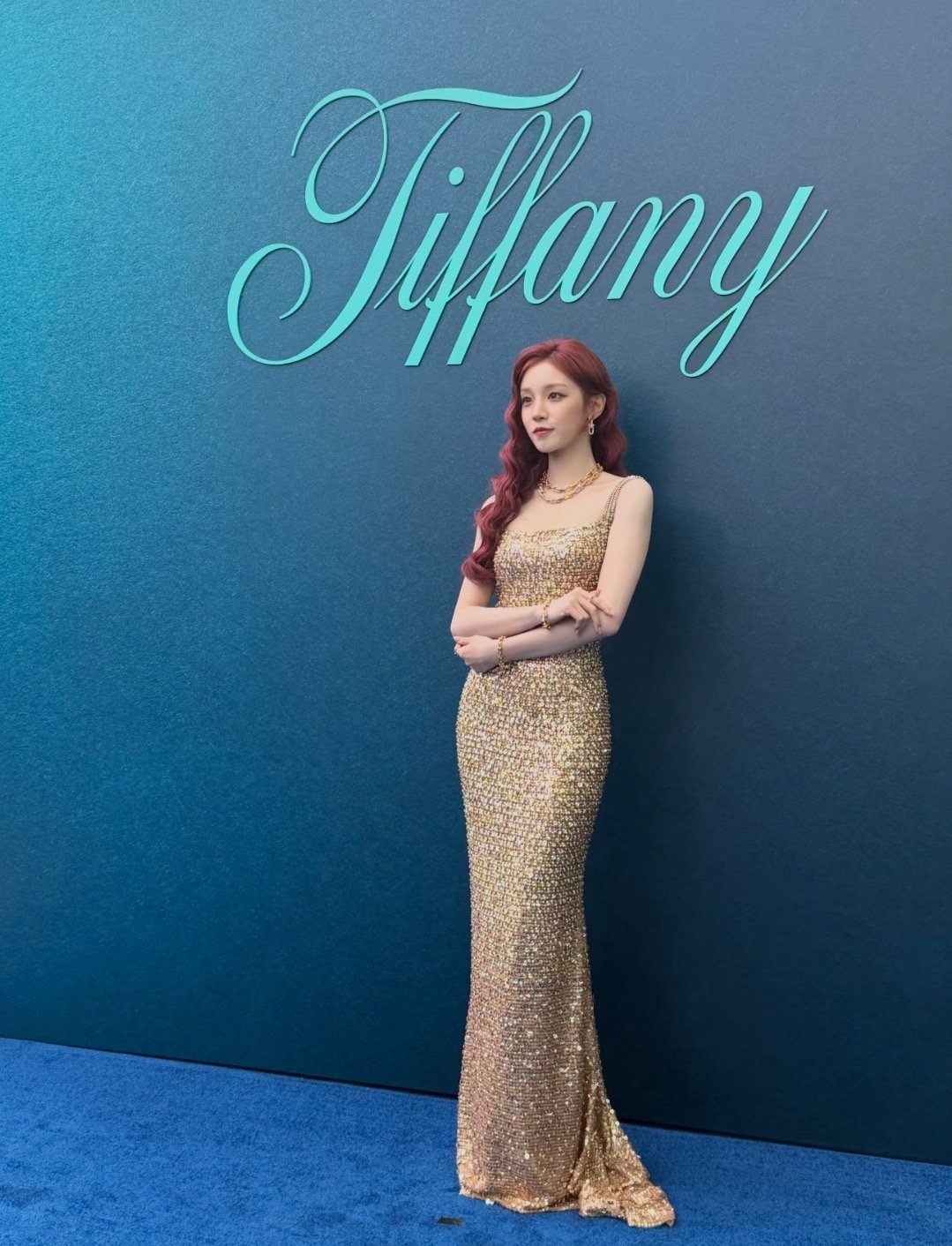 宋雨琦红发金色亮片长裙宋雨琦金色亮片长裙 美美的 