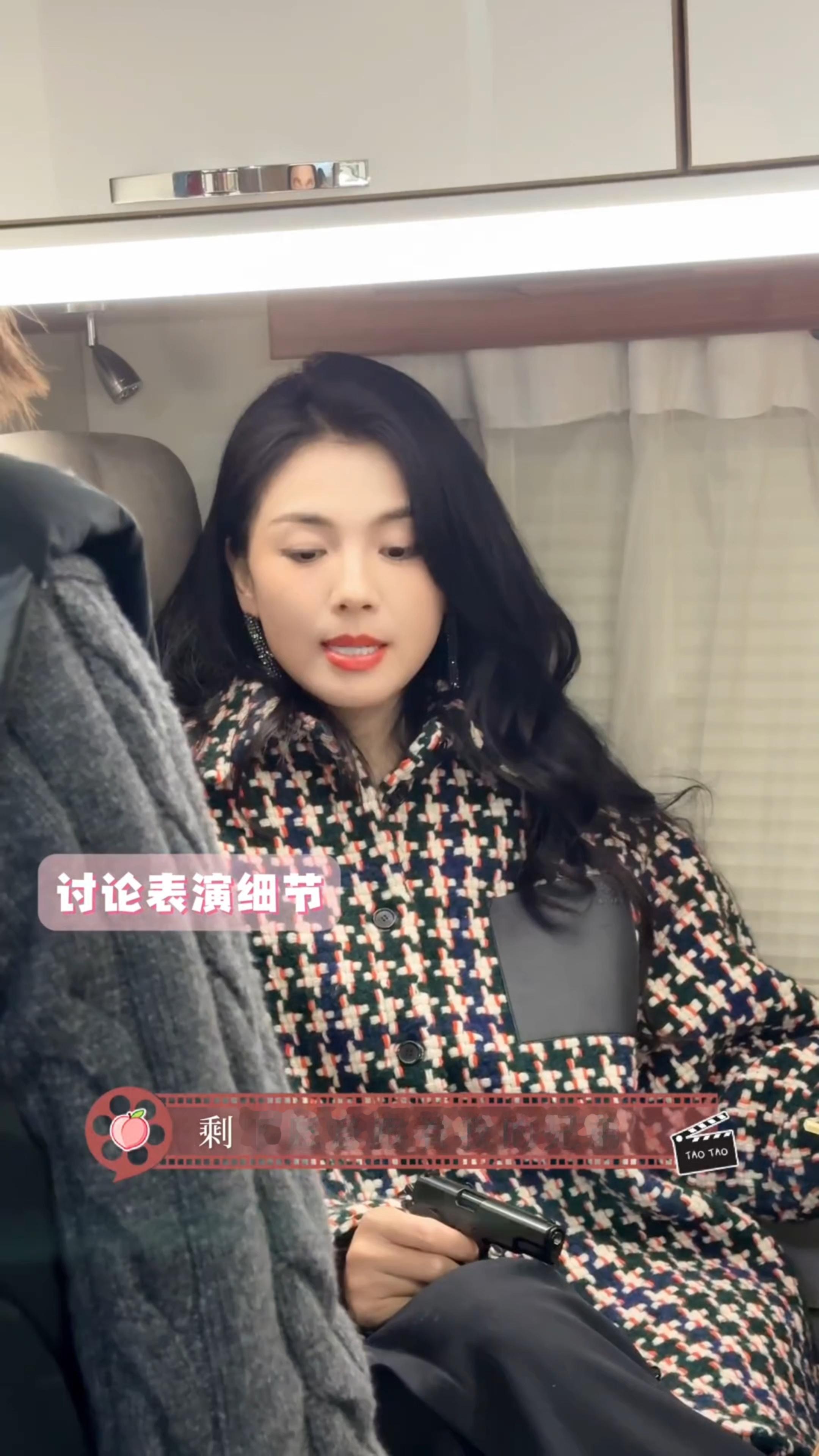 刘涛有多正呢！就是演黑帮老大都得带着底下的兄弟堂堂正正的活在太阳底下！谁来了都得