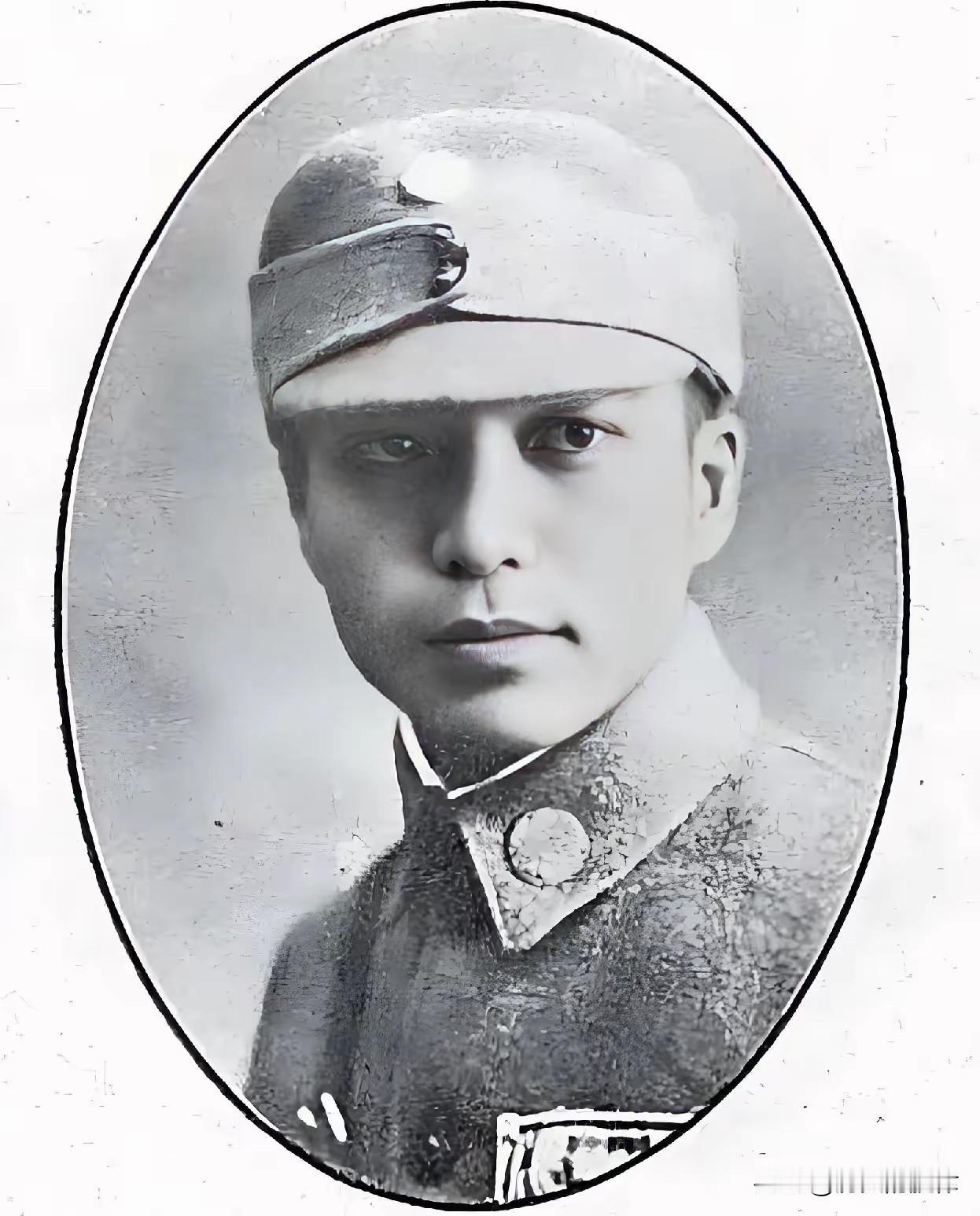 1938年国军高官怀疑妻子出轨，一路尾随，谁知一句话改写他一生
 
1938年的