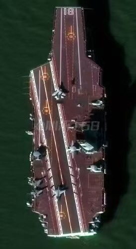 福建舰高清卫星图来了 飞行甲板上清晰可见3架J35、2架J15T、3架KJ600