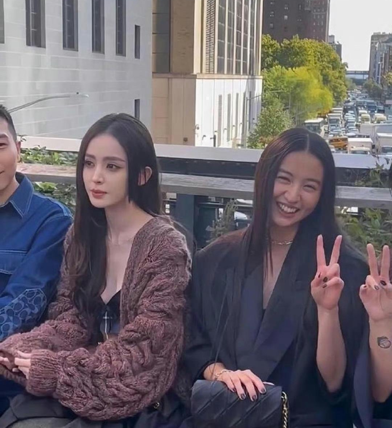 在古力娜扎绝对的美貌面前，脸型和发型已经不重要了 