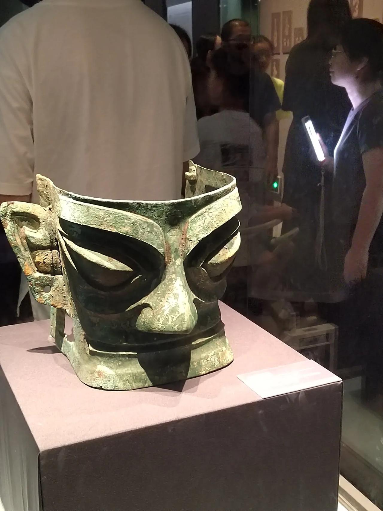 工作中不要对任何人有期待，当你不再期待的时候，会少很多内耗，你也会工作的更轻松。