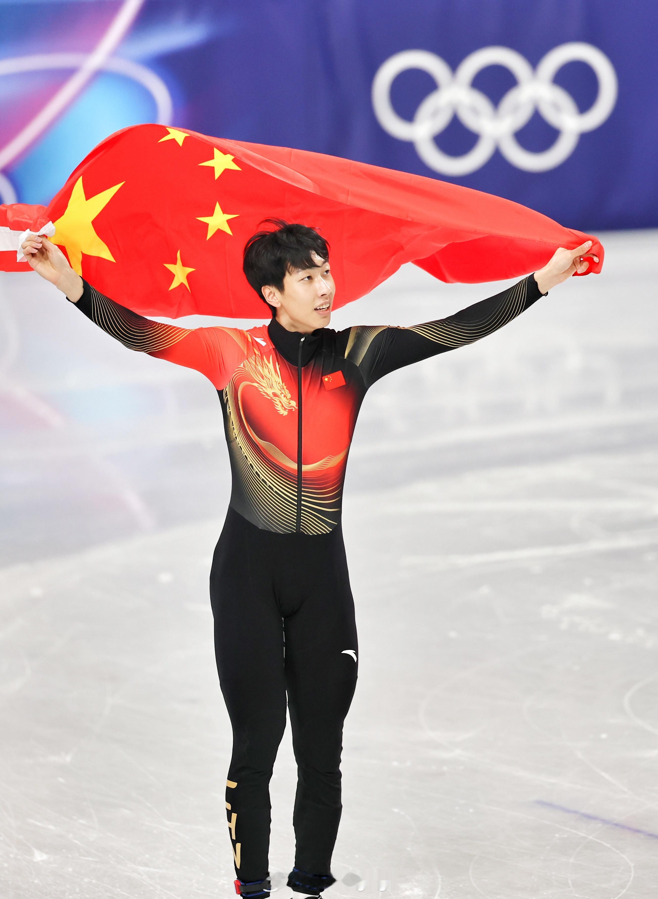 孙龙银牌 北京时间2月13日凌晨，米兰-科尔蒂纳冬奥会短道男子1000米决赛，孙