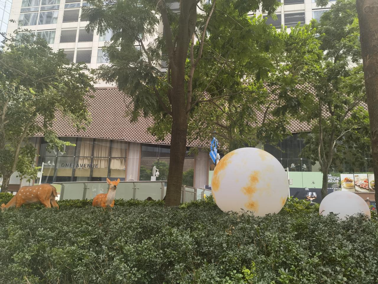 深圳之眼系列篇（七）
标题：龙头万科缘何也“裸泳”
房地产市场退潮之际，
即便如