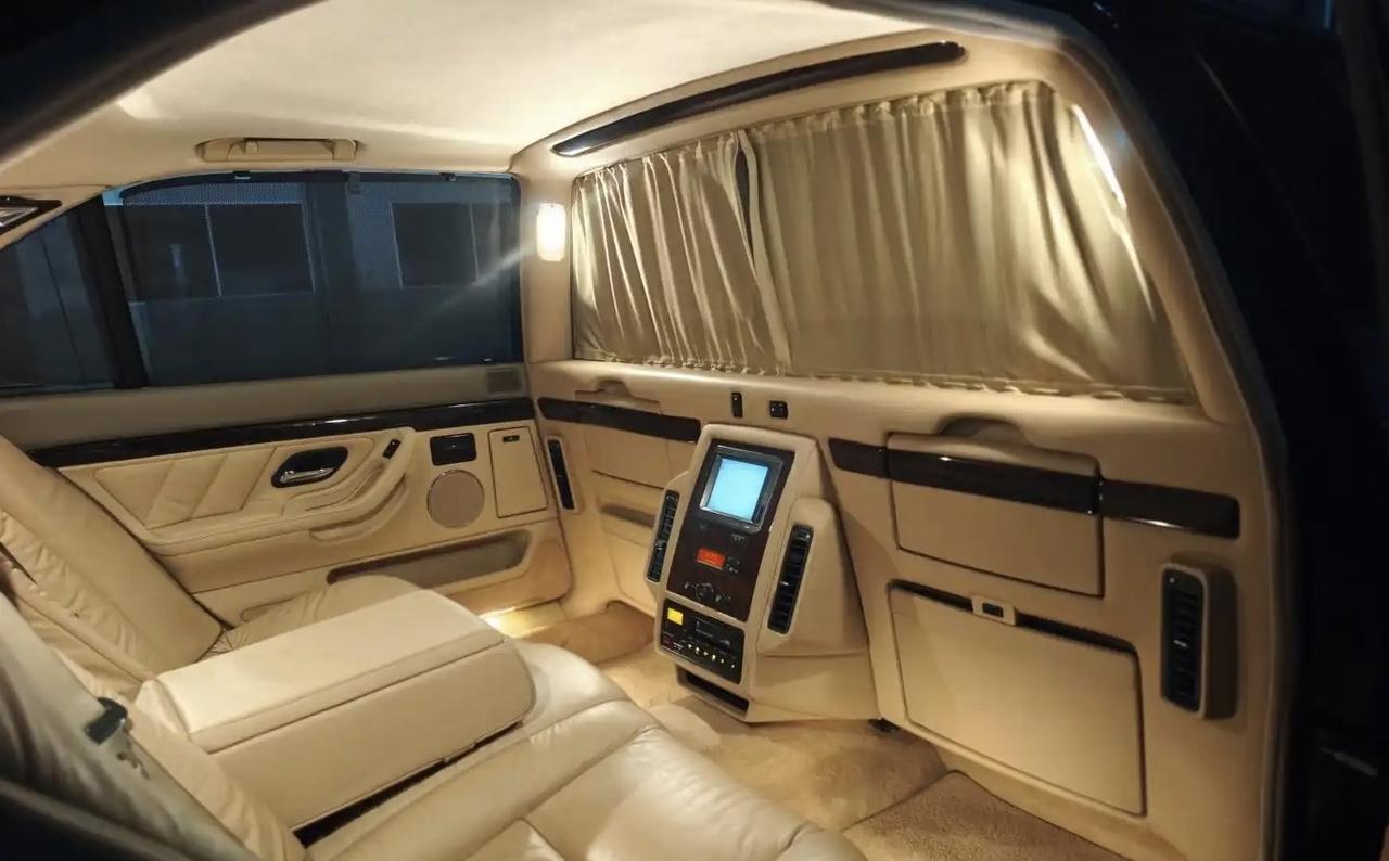 20年前就同时拥有冰箱、彩电、大沙发的车，还隔出了一室一厅，巧合的是，名字也叫L