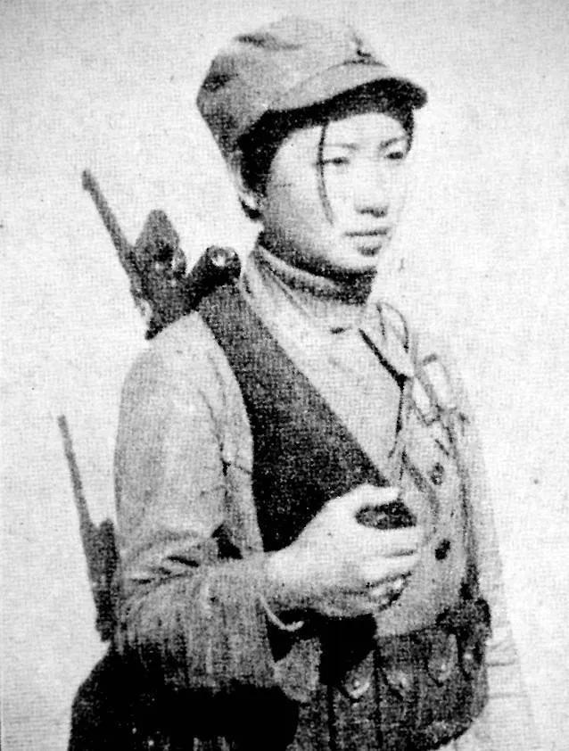[微风]1939年，一位女八路被捕后，在日军的严刑拷打下，眼看就要不行了。突然，