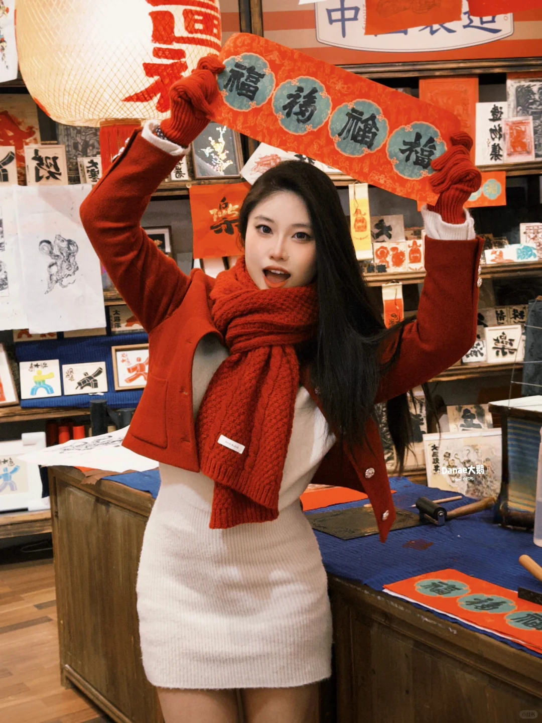 🧨新年穿吉服！红色年味拍照姿势速速🐎住！