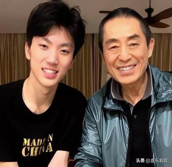 张艺谋，这下该自豪了！
 
6月5号，张艺谋冲上热搜，不是因为他自己的新片，而是