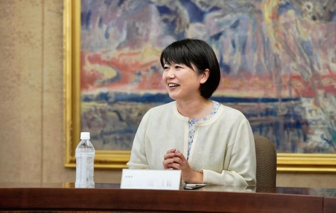 因丑闻下台的小小川晶，卸任才两周多，如今传出要参加市长补选， 42岁的前桥市前市