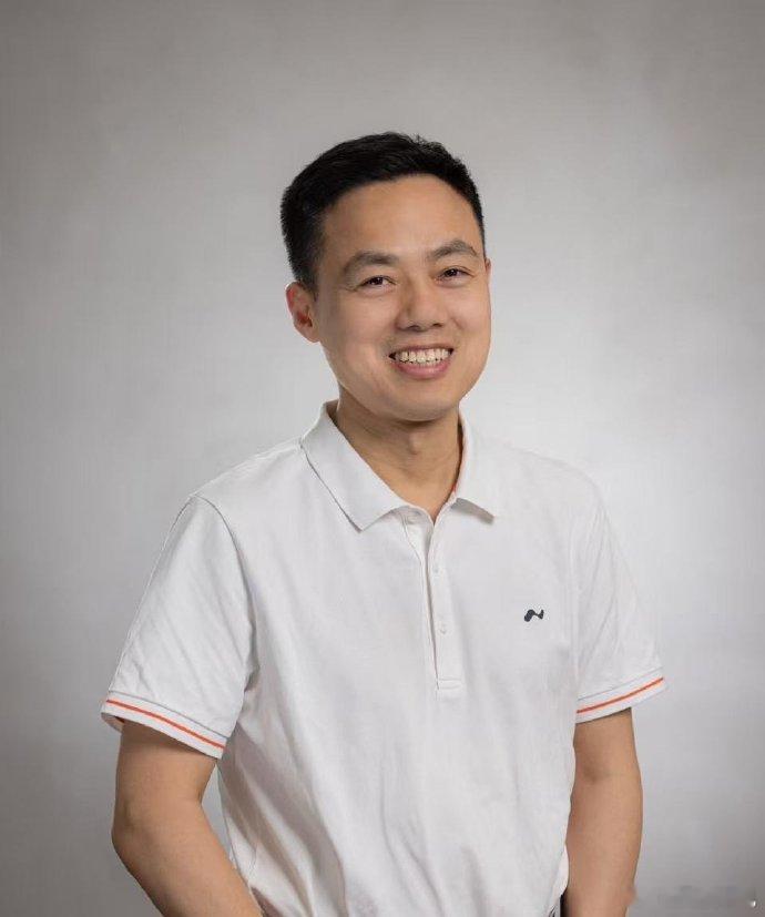 乐道总裁称卖车比考清华更难 近日，清华大学博士出身的乐道汽车总裁沈斐在媒体访谈中