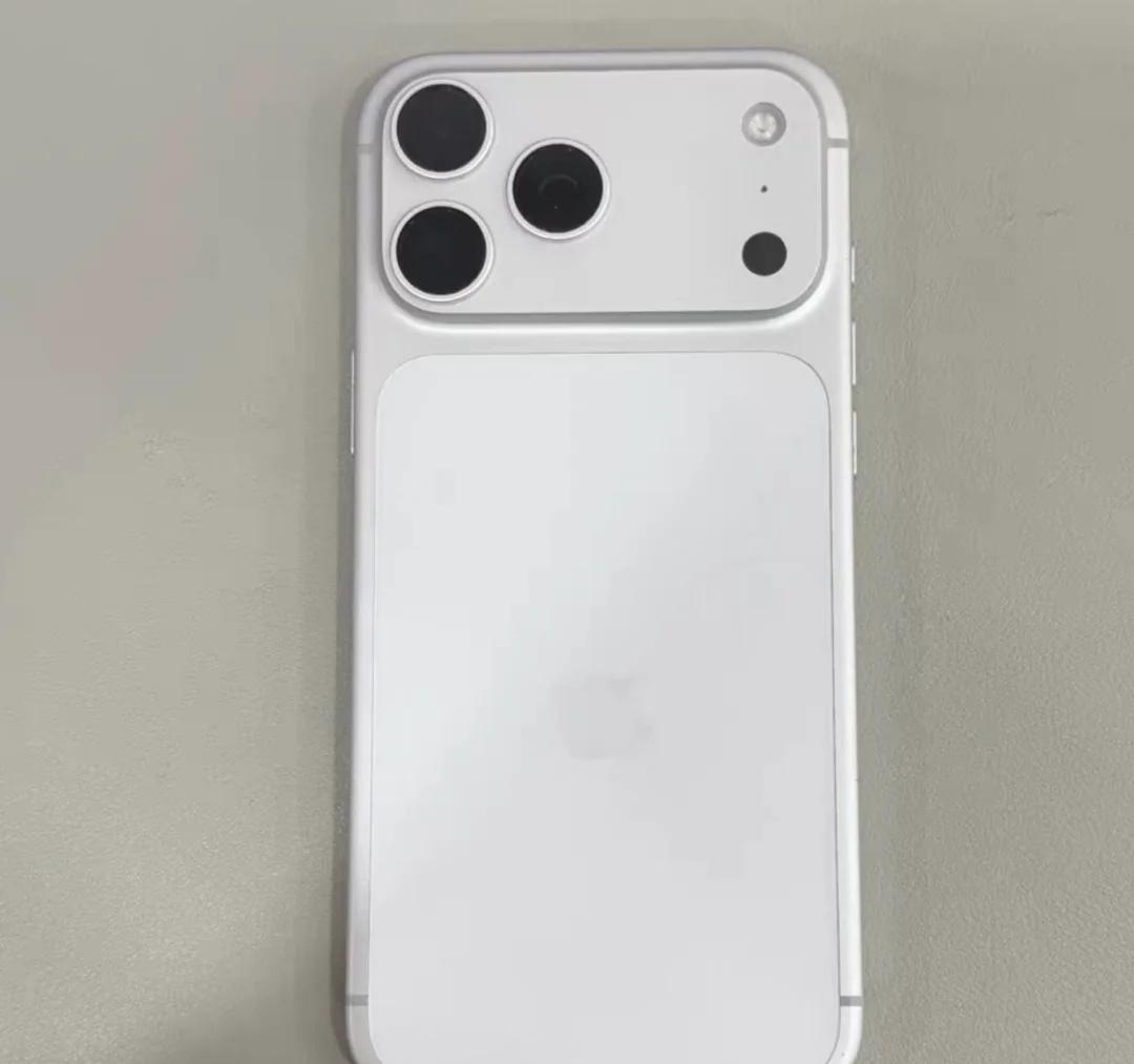 iPhone17预激活和未激活到底有什么区别？
现在预激活的机器已经被商家给描黑