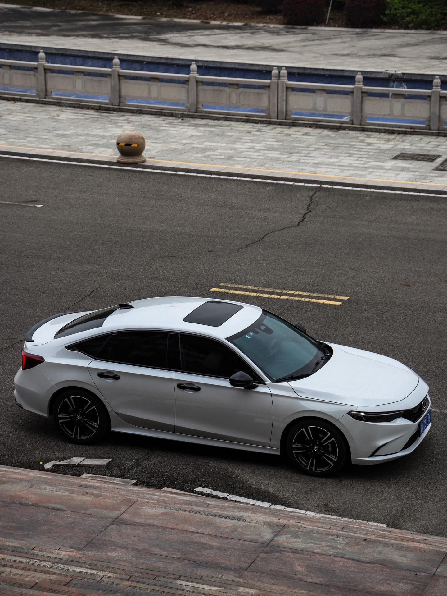 晴天阴天下雨天，总有辆车在你身边