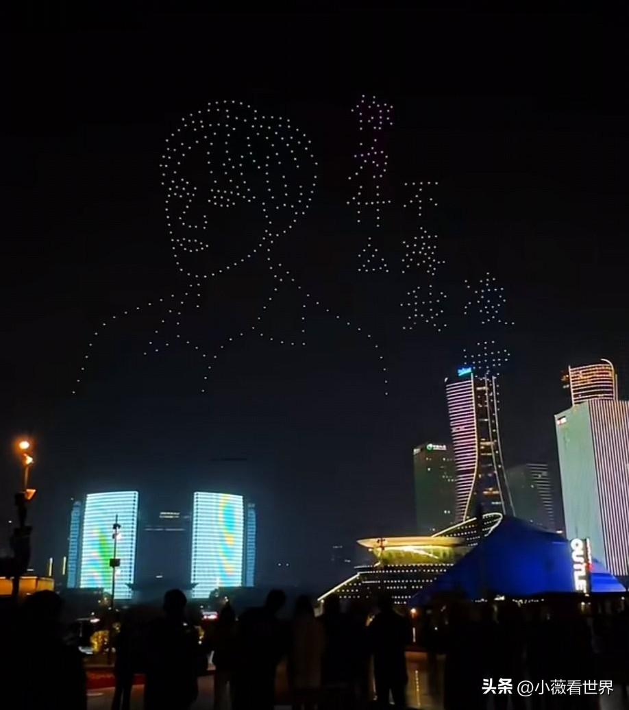 没想到杭州的辣条这么给力，给了昨天生日的宋威龙一个大大的惊喜——

这无人机盛大