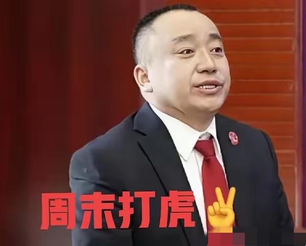 大快人心啊！
立案近22天后，吕云锁被拿掉了职务！
相信大家对他的事情基本也清楚