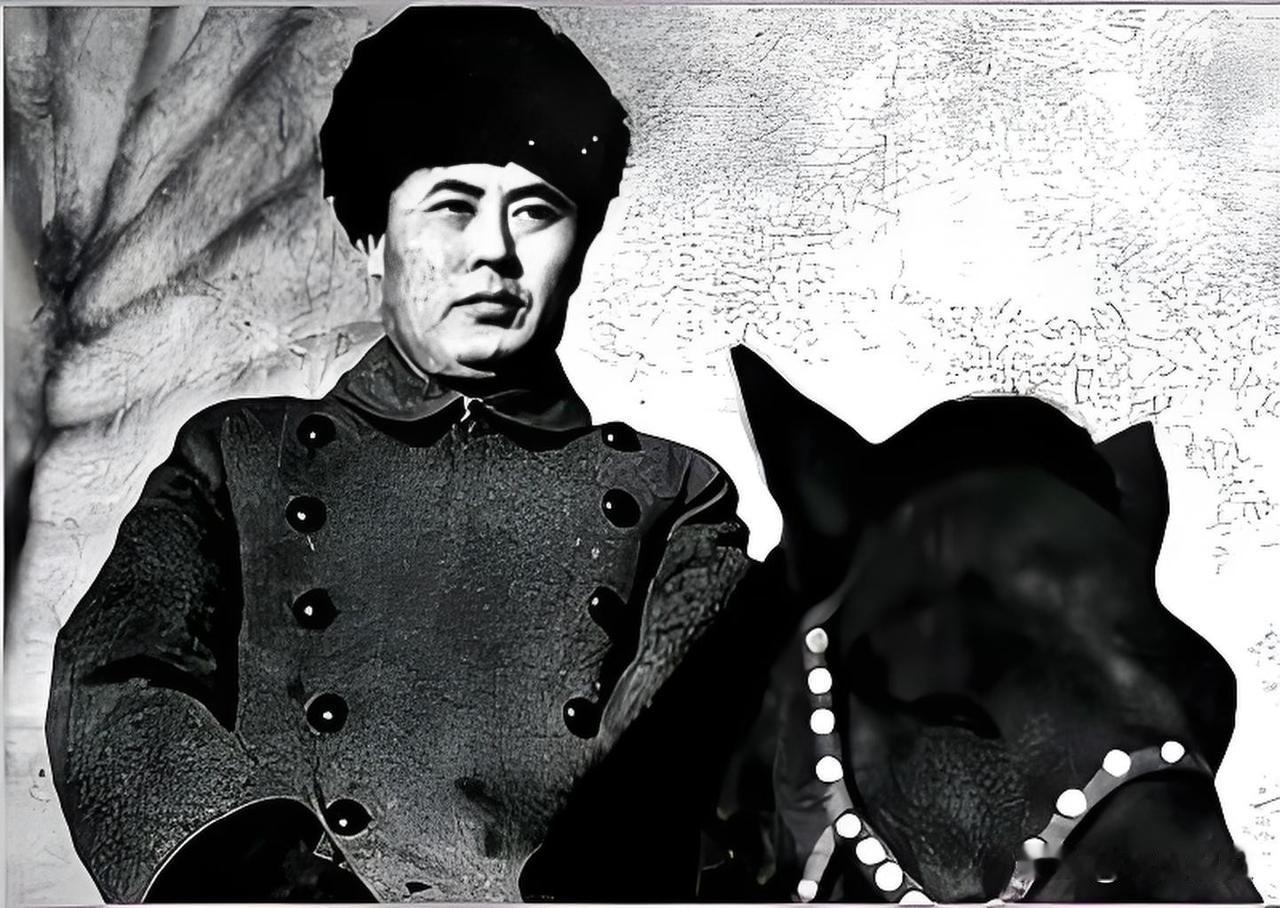 1940年，傅作义遭到日军重创，麾下仅剩7000残兵。重庆高层判断绥西难以长期坚