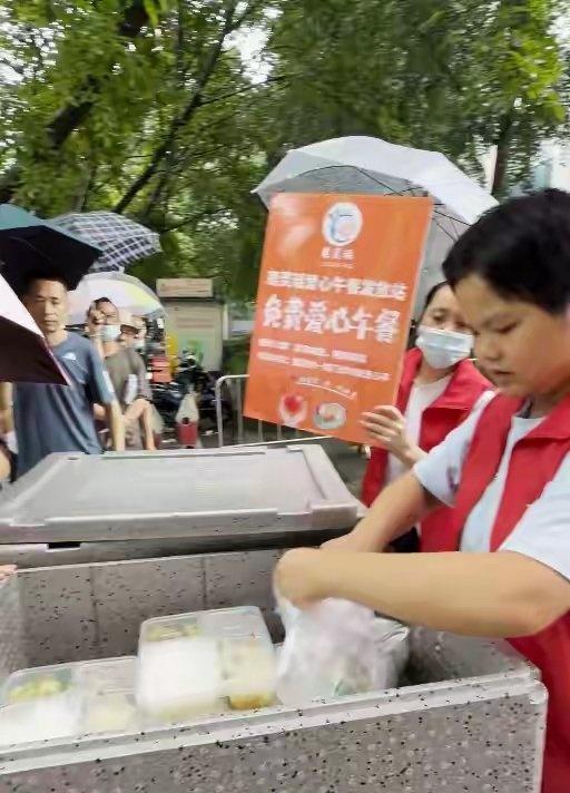 【重庆地铁吐血女孩半月内多次收到病危通知单，当事人：希望仍在运行的公益项目能被关