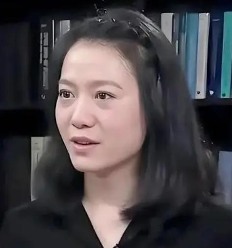 [太阳]很多人都以为翁帆得到的不过是清华公寓的居住权，实际上杨振宁安排给她的，是