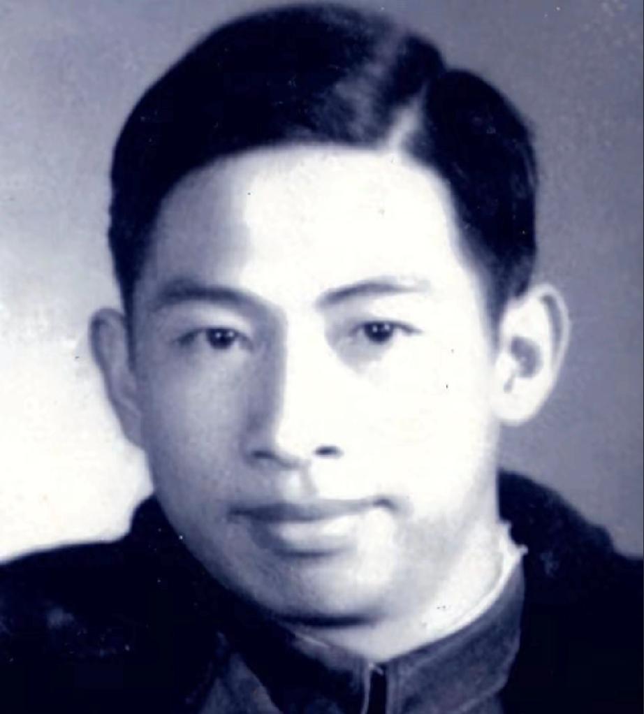 毕业前夜
的“神秘召唤”：
隐姓埋名
的赤子与国家使命
 
1956年，中南大学