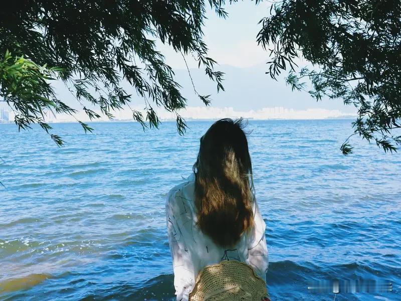 人老了，别太善良，别太软
活了大半辈子才懂：太善良易被欺负，心太软常受委屈。
对