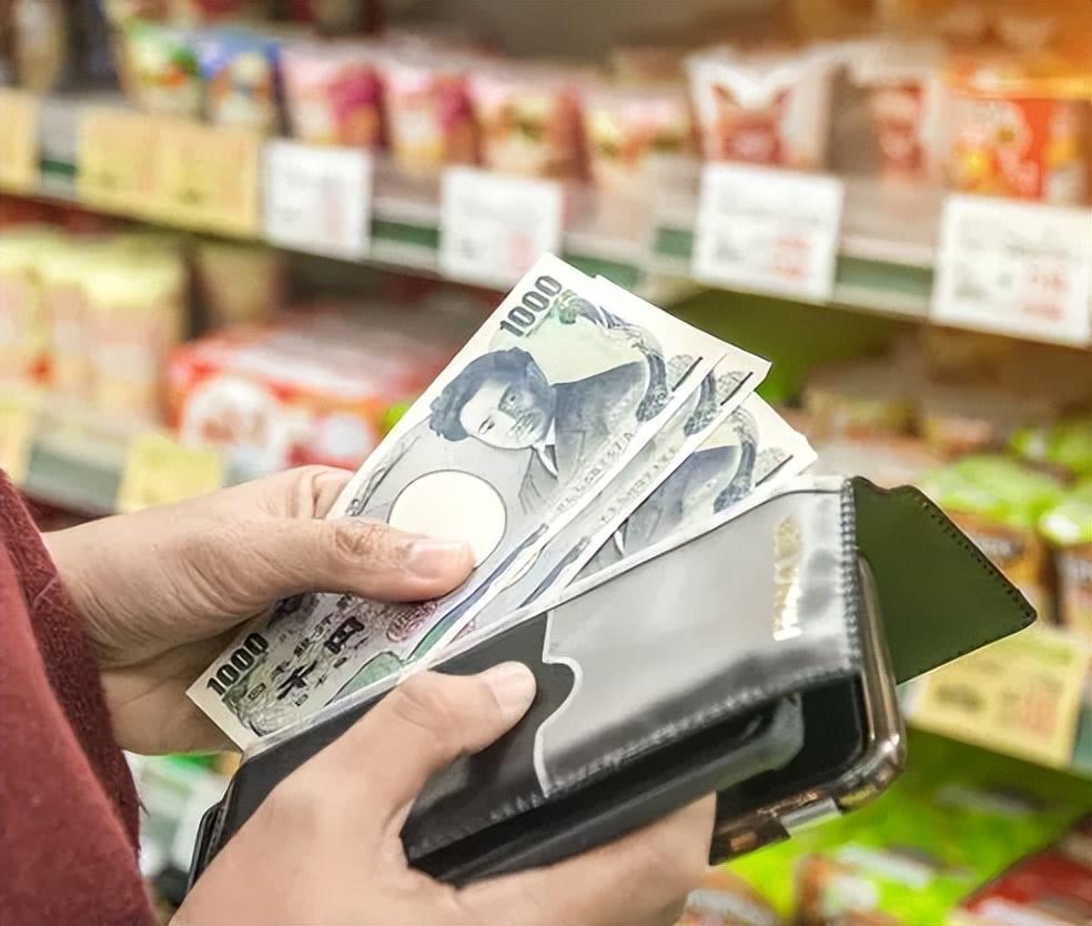 打开近期外汇市场数据，所有人都能看到日元的 “崩盘” 态势，3月25日日本银行数